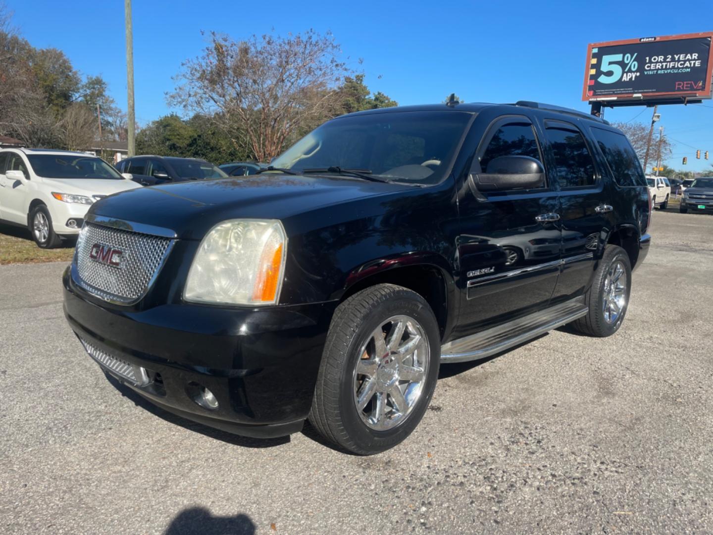 2011 BLACK GMC YUKON DENALI (1GKS2EEFXBR) with an 6.2L engine, Automatic transmission, located at 5103 Dorchester Rd., Charleston, SC, 29418-5607, (843) 767-1122, 36.245171, -115.228050 - Photo#2